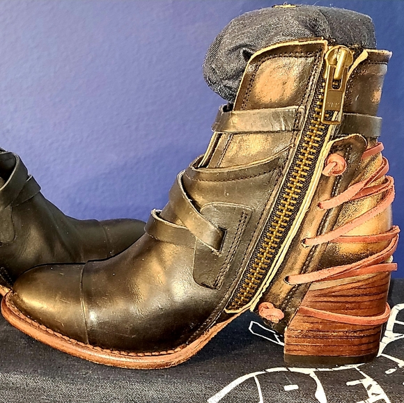 SOLD NIB freebird Crue in black multi. - Picture 5 of 12